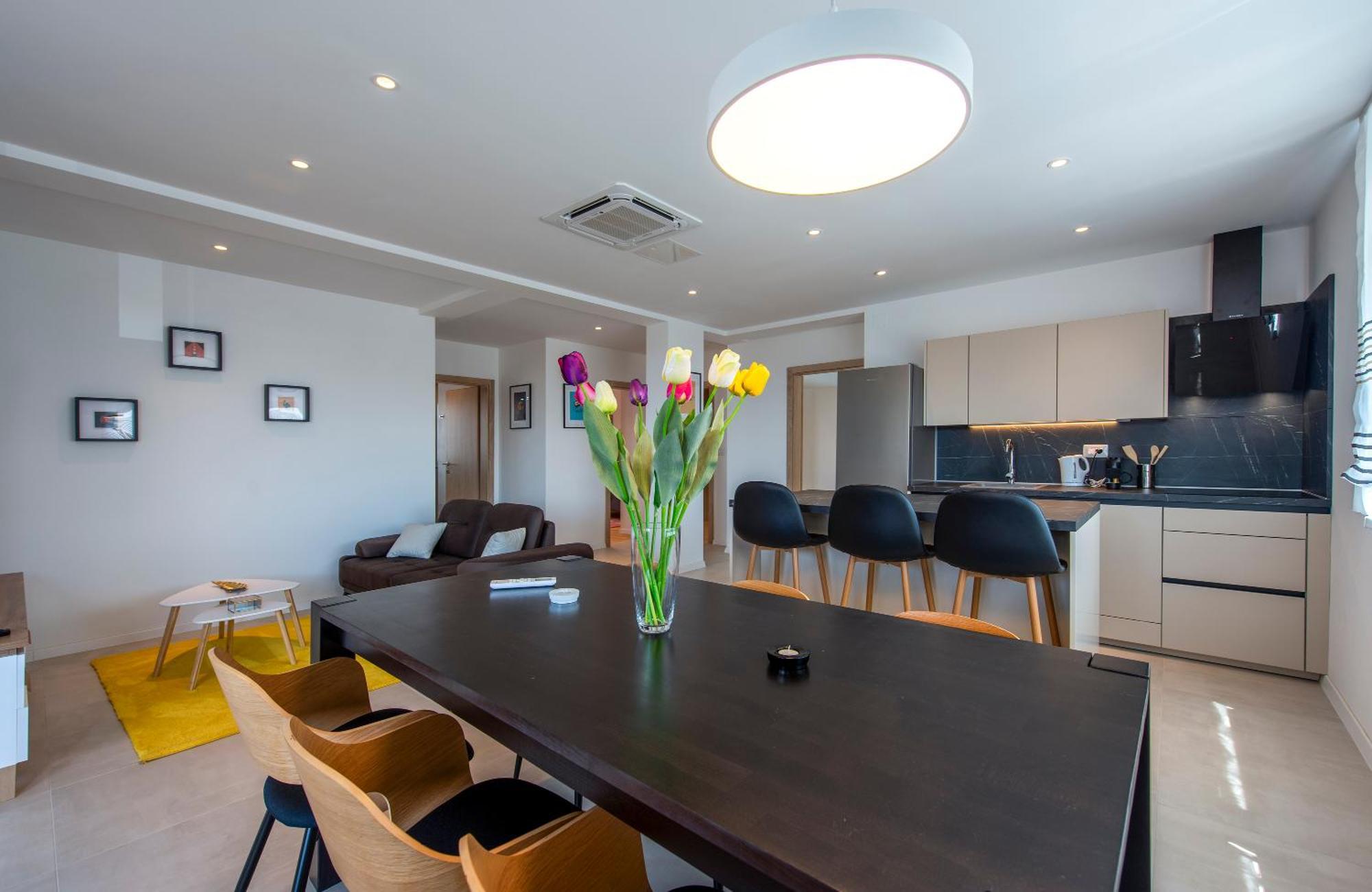 Mir 1954 Apartman